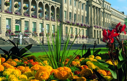 Získejte až 4 týdny kurzu v Cheltenhamu zdarma!