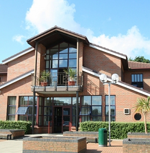 EC Cambridge (13-17 let)